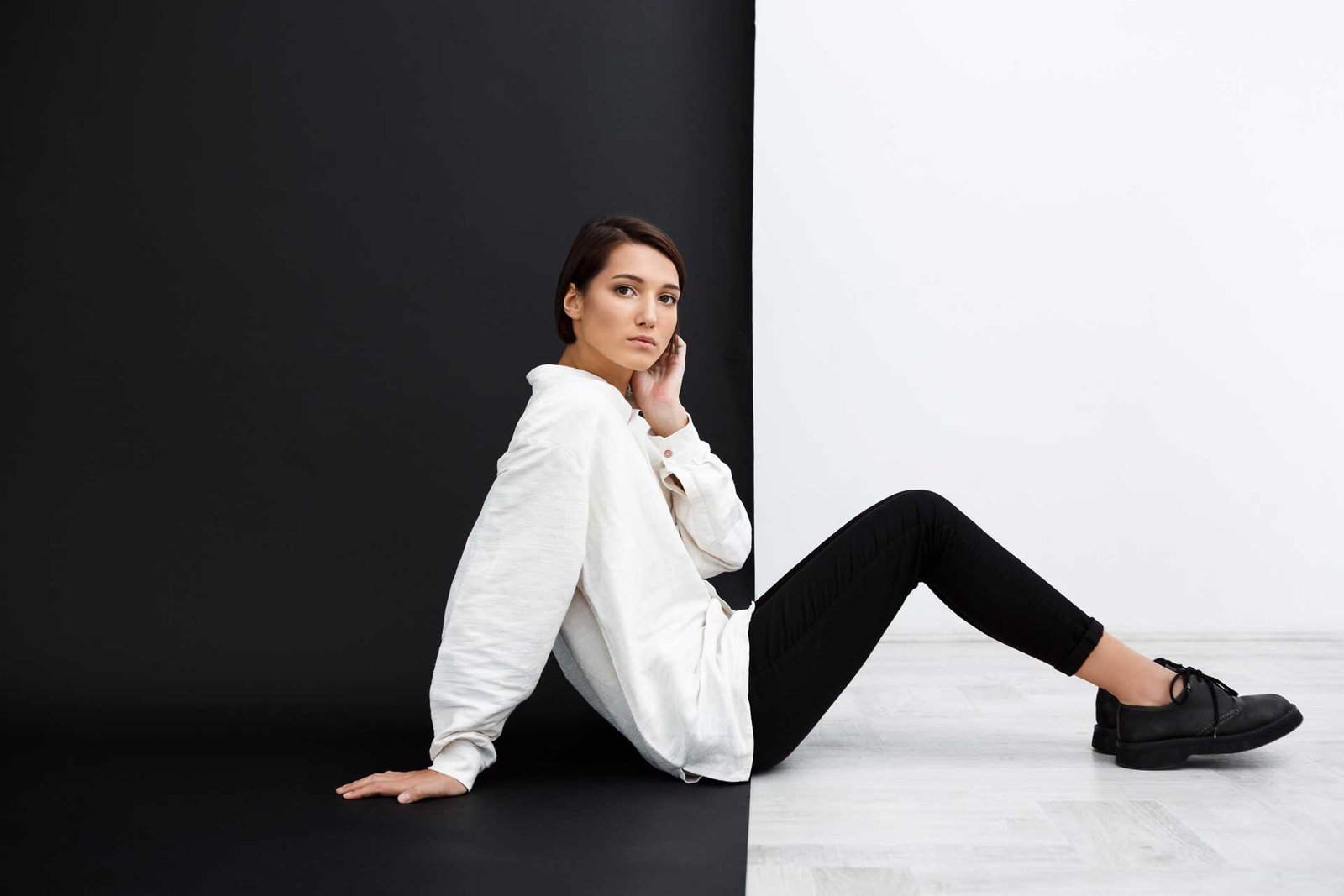 Farebná typológia a analýza postavy osobný look book
